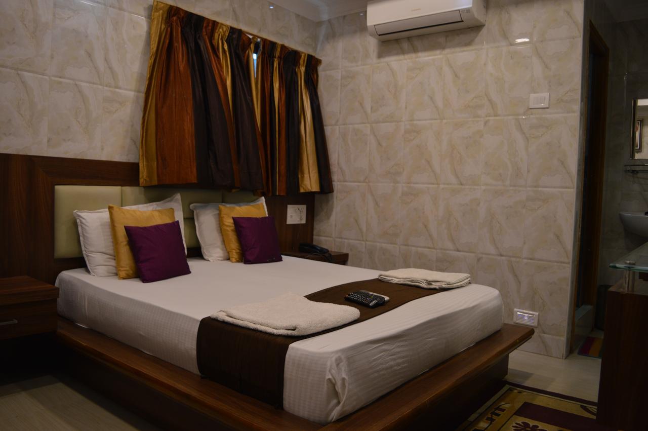 The Park Royal Hotel Chennai Exterior photo